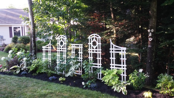 Side_Woods_Garden_With_Panels